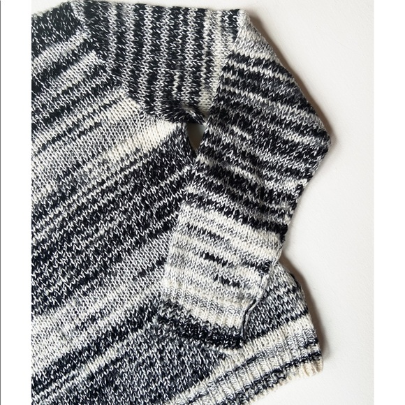 DIVIDED SWEATER - Picture 2 of 2